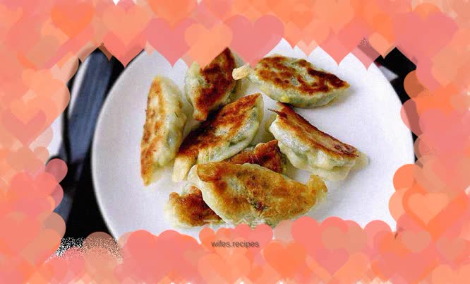 Fried Dumplings with Chives and Eggs