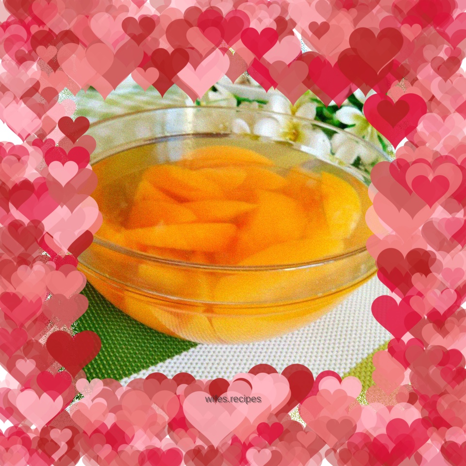 Canned yellow peach