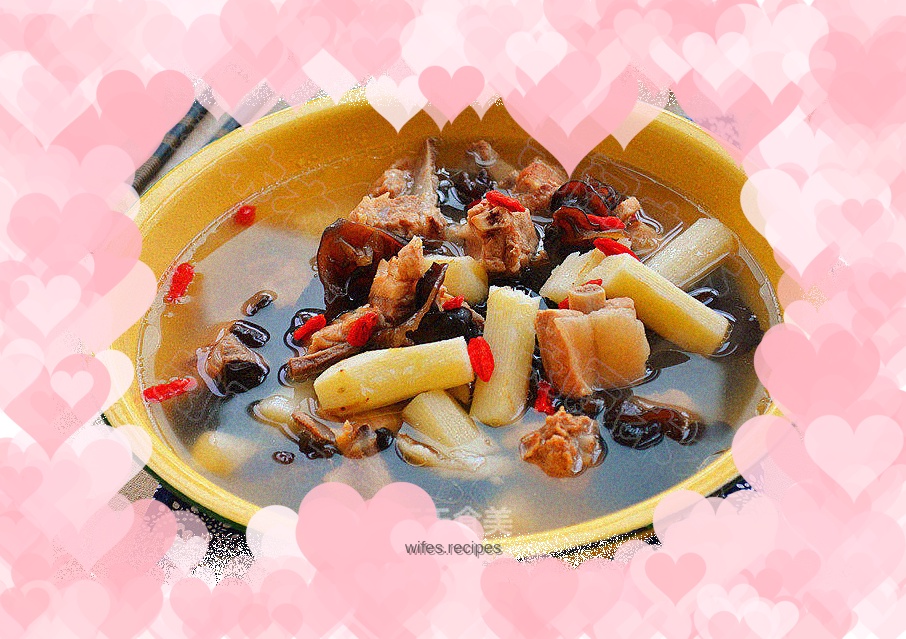 Yam, Fungus and Pork Ribs Soup