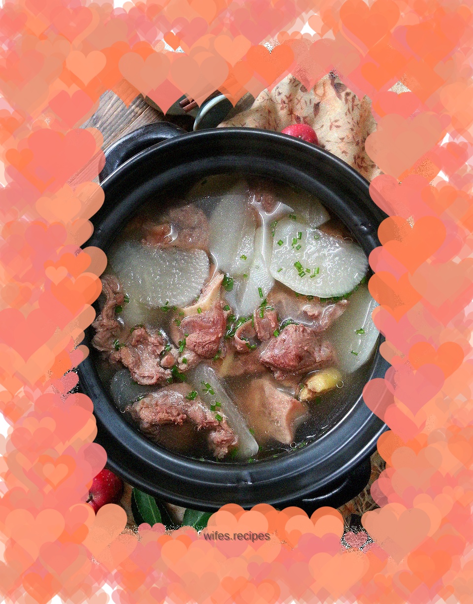 Stewed winter style--Stewed mutton and radish soup