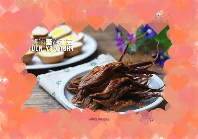 Braised duck tongue with dried tofu and egg