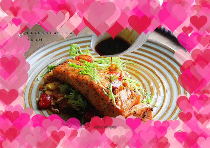 [Pan-fried salmon with teriyaki sauce and mixed vegetables]
