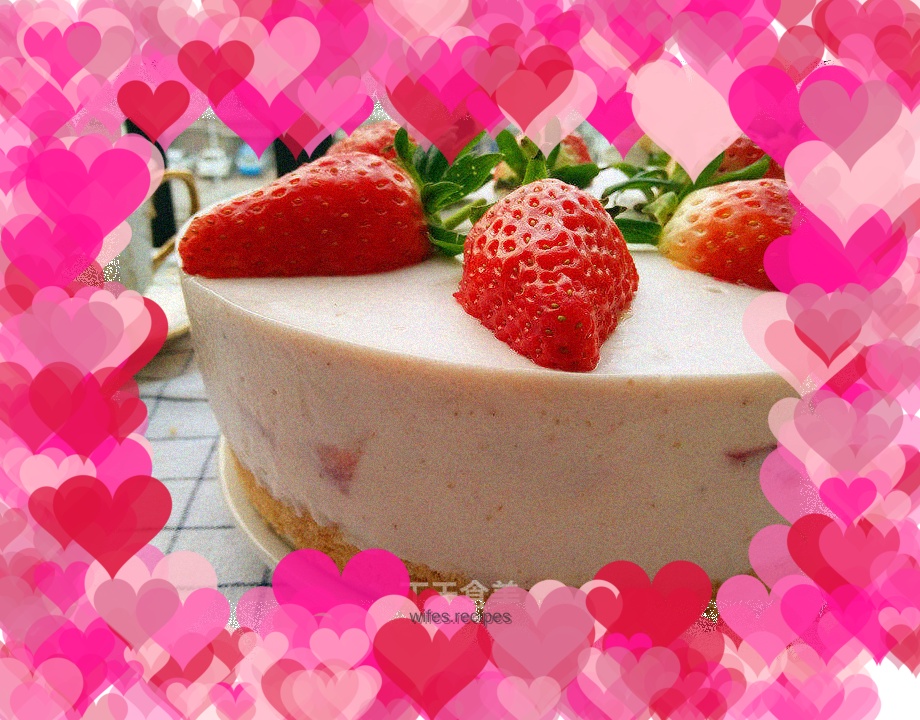 Eight-inch no-bake strawberry mousse