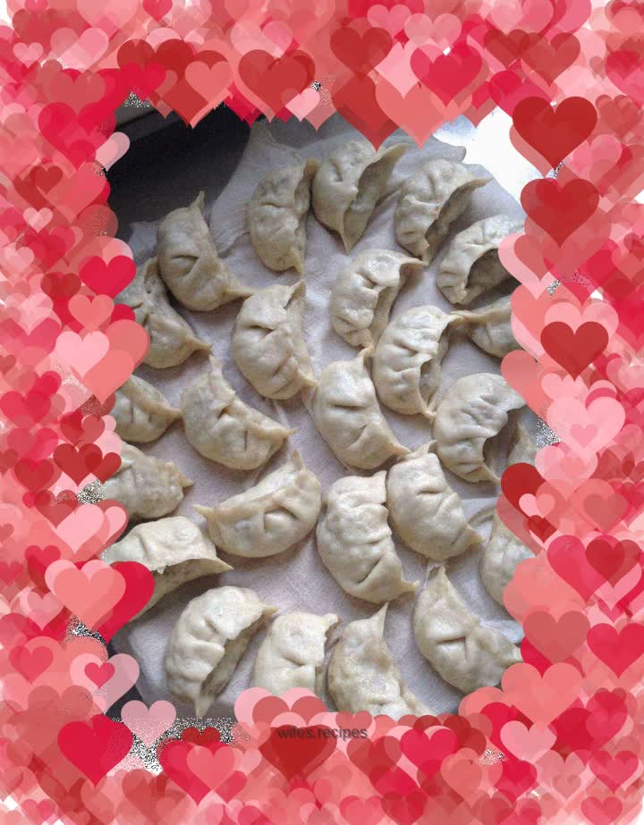 Steamed buns with diced beans and pork