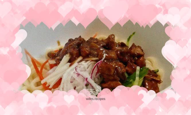 Fried noodles with diced pork