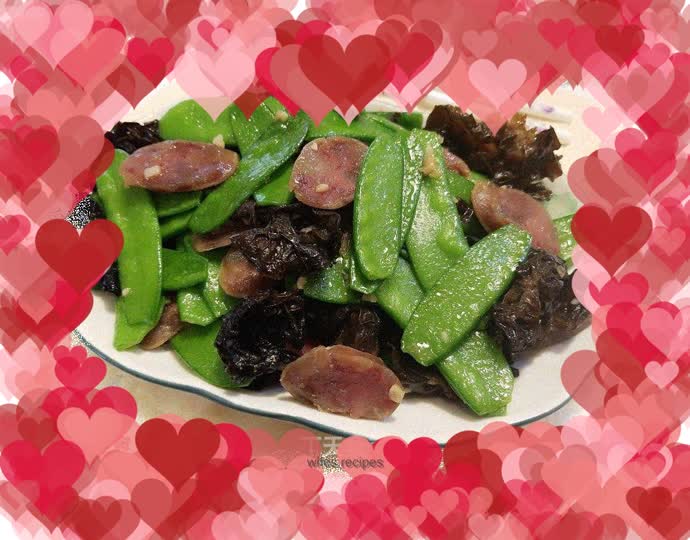 Stir-fried snow peas with sausage and fungus