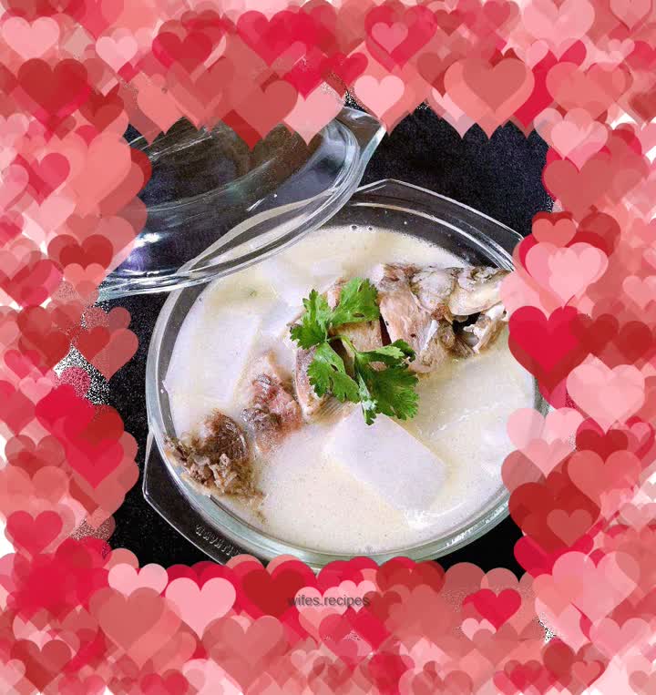 Crucian carp and radish soup