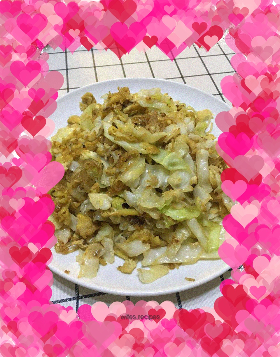 Fried eggs with cabbage and vermicelli