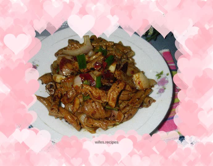 Fried pork intestines with onions
