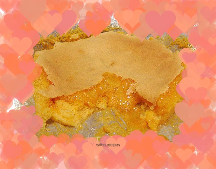 Honey concave cake