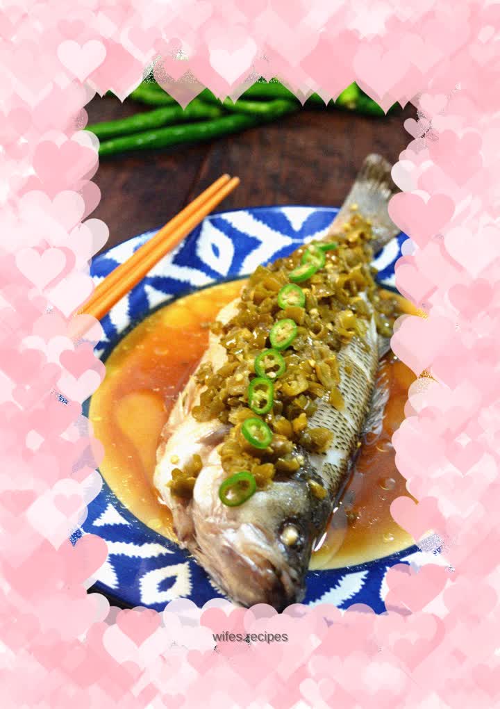 Steamed fish with chopped pepper