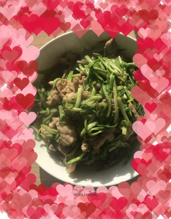 Stir-fried pork with garlic sprouts