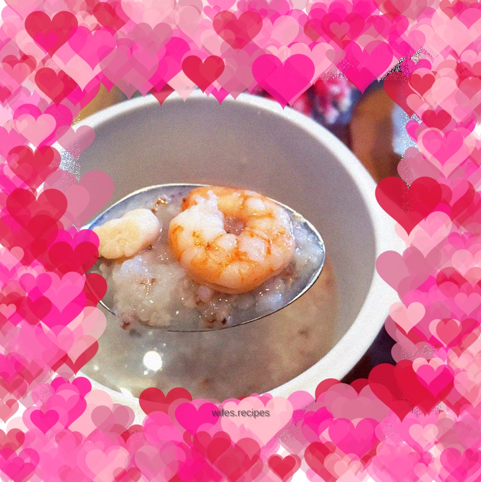Brown rice porridge with scallops and shrimps