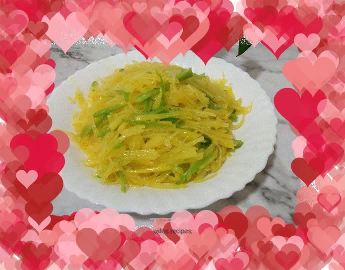 Stir-fried shredded potatoes with hot pepper