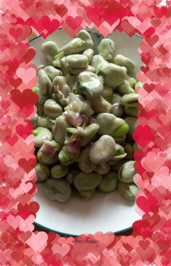 Braised broad beans with green onions