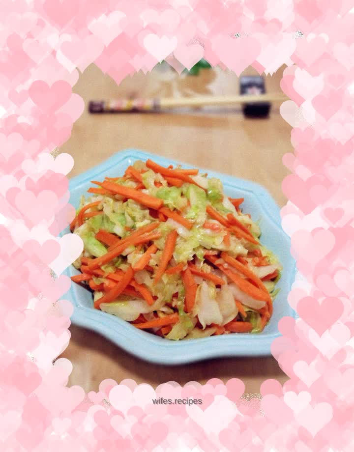 Stir-fried cabbage and carrots