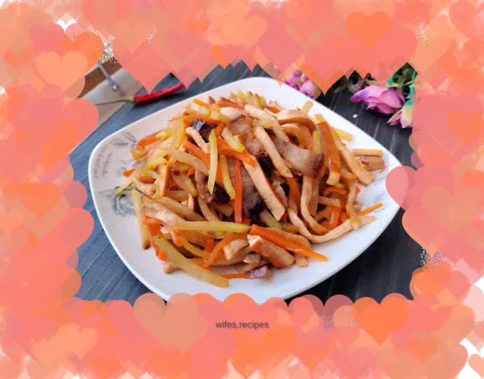 Stir-fried kohlrabi with dried beans and meat in sauce