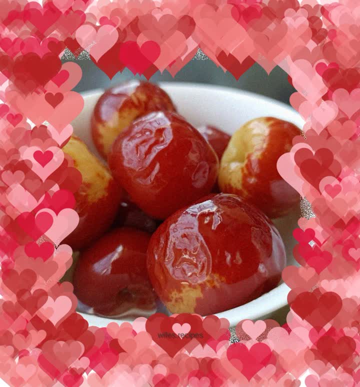 Stewed winter dates with rock sugar