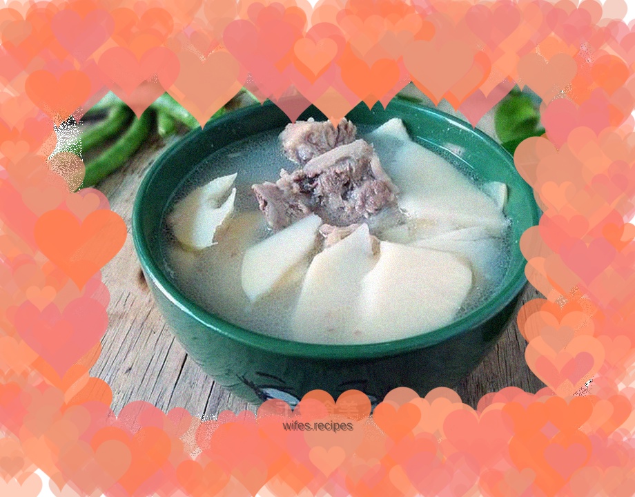 Sweet bamboo shoot bone soup