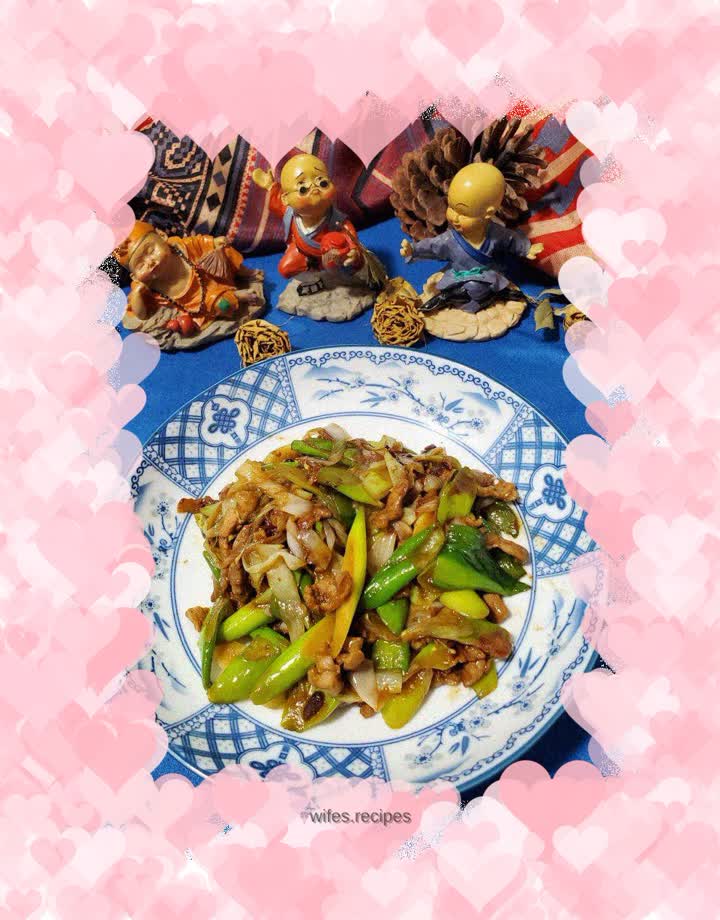 Stir-fried shredded pork with green onion and soybean sauce