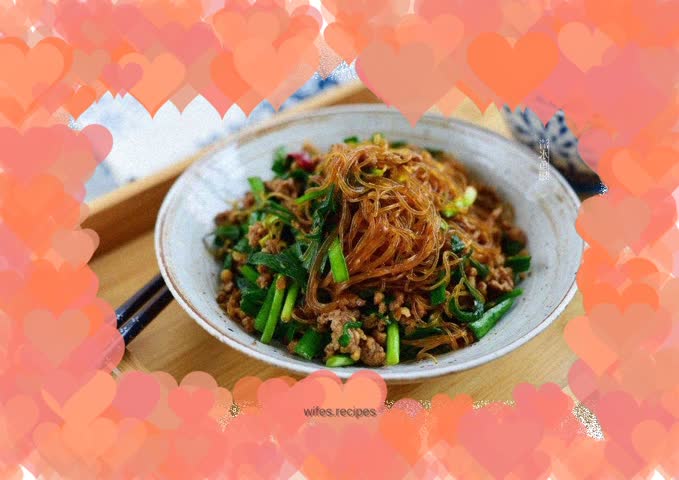 Fried Vermicelli with Minced Pork and Chives