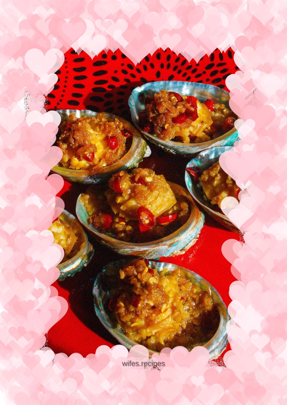 Nourishes yin, replenishes deficiency, clears away heat, moistens the lungs, nourishes the liver, and improves eyesight. Treasures of seafood—steamed abalone with minced garlic