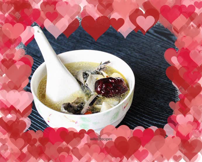 Angelica dangshen and black-bone chicken soup