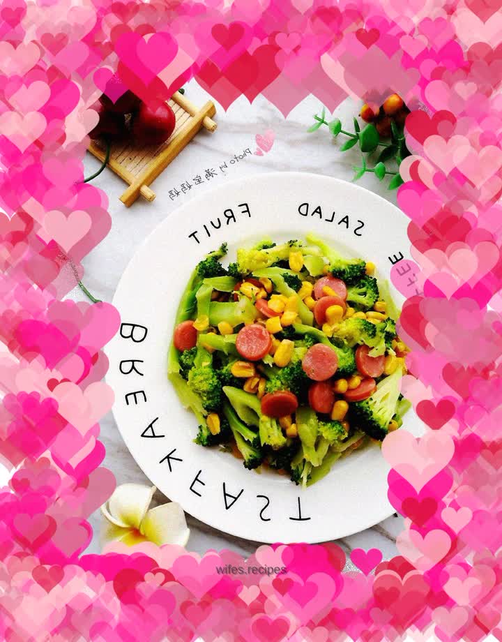 Stir-fried sausages with broccoli and corn kernels