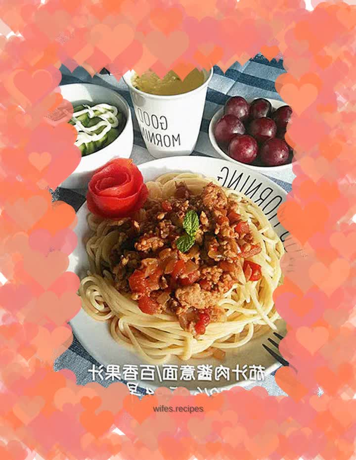 Pasta with tomato sauce and meat sauce