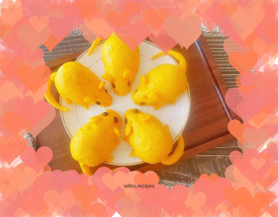 Pumpkin little golden mouse