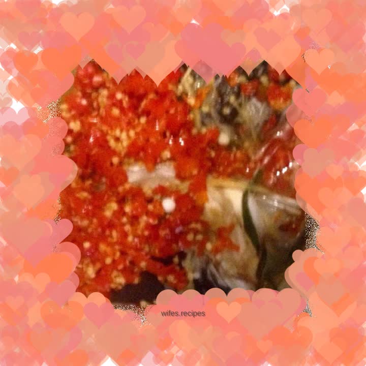 Fish head with chopped pepper