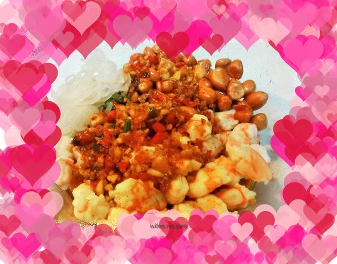 Warm Spinach, Shrimp and Peanuts