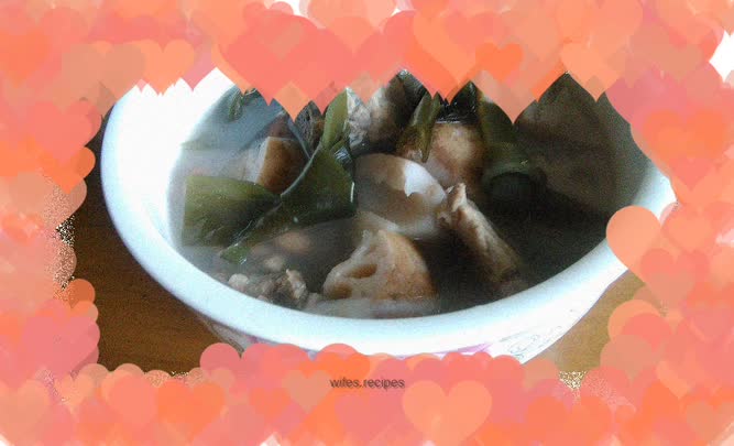 Lotus root, kelp and pork ribs soup