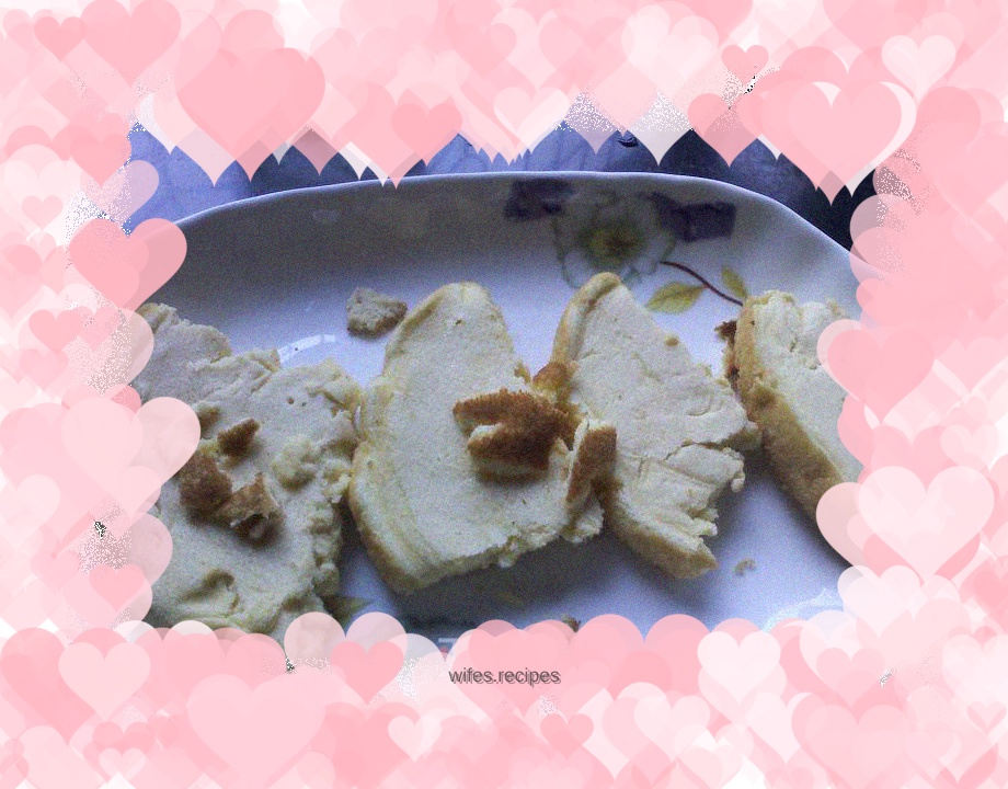 A rice cooker can also make chiffon cake