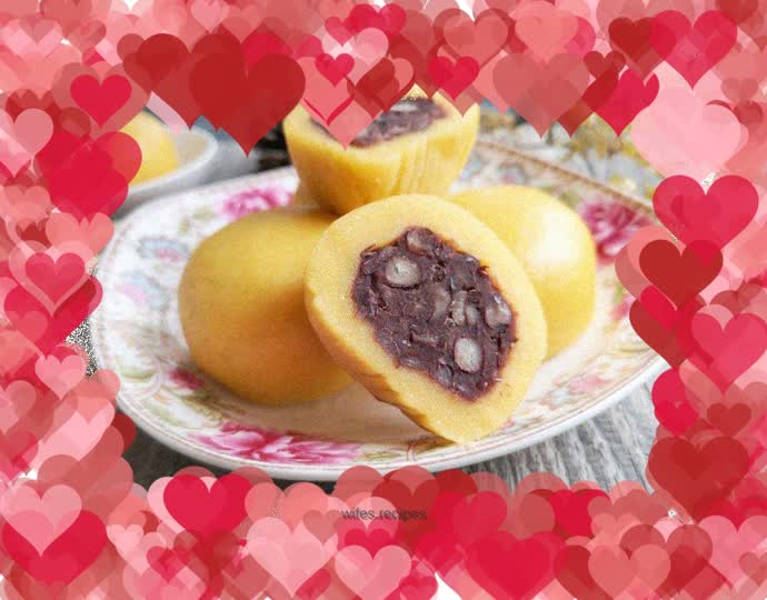 Sticky bean buns with red bean paste