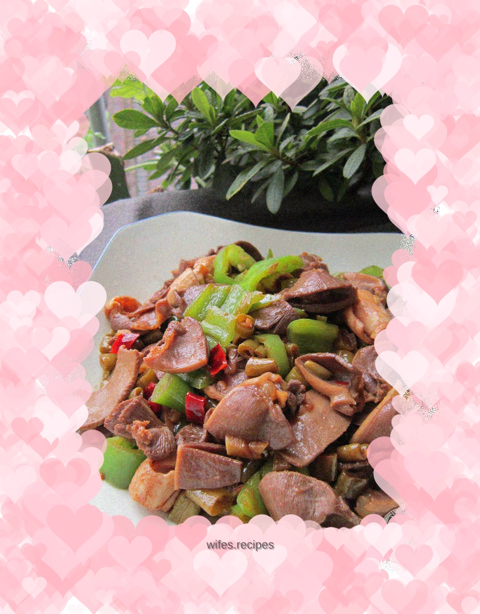Stir-fried chicken gizzards with pickled beans