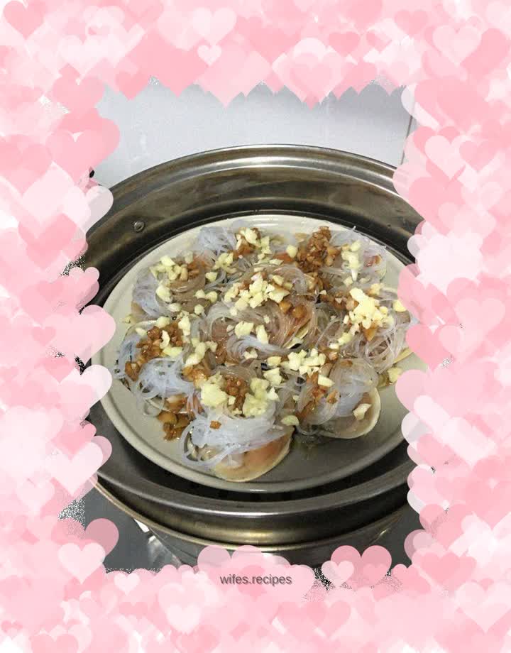 Steamed yellow scallops