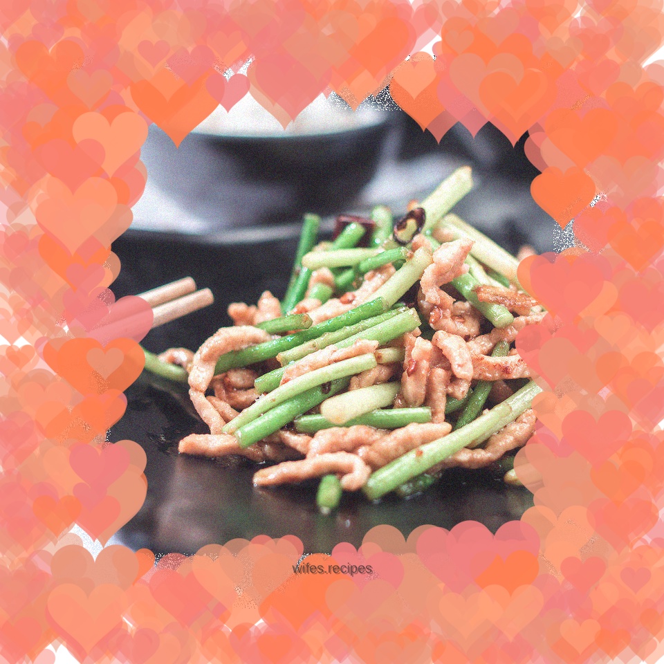 Stir-fried shredded pork with garlic