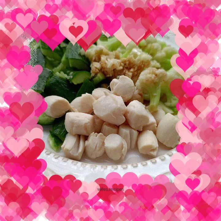 Dutch Scallops with Cucumber and Cauliflower