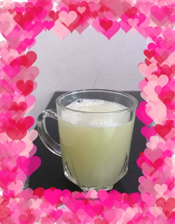 Freshly squeezed pear juice