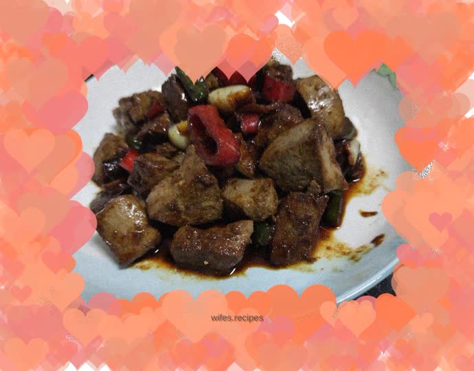 Stir-fried pork liver with red and green peppers