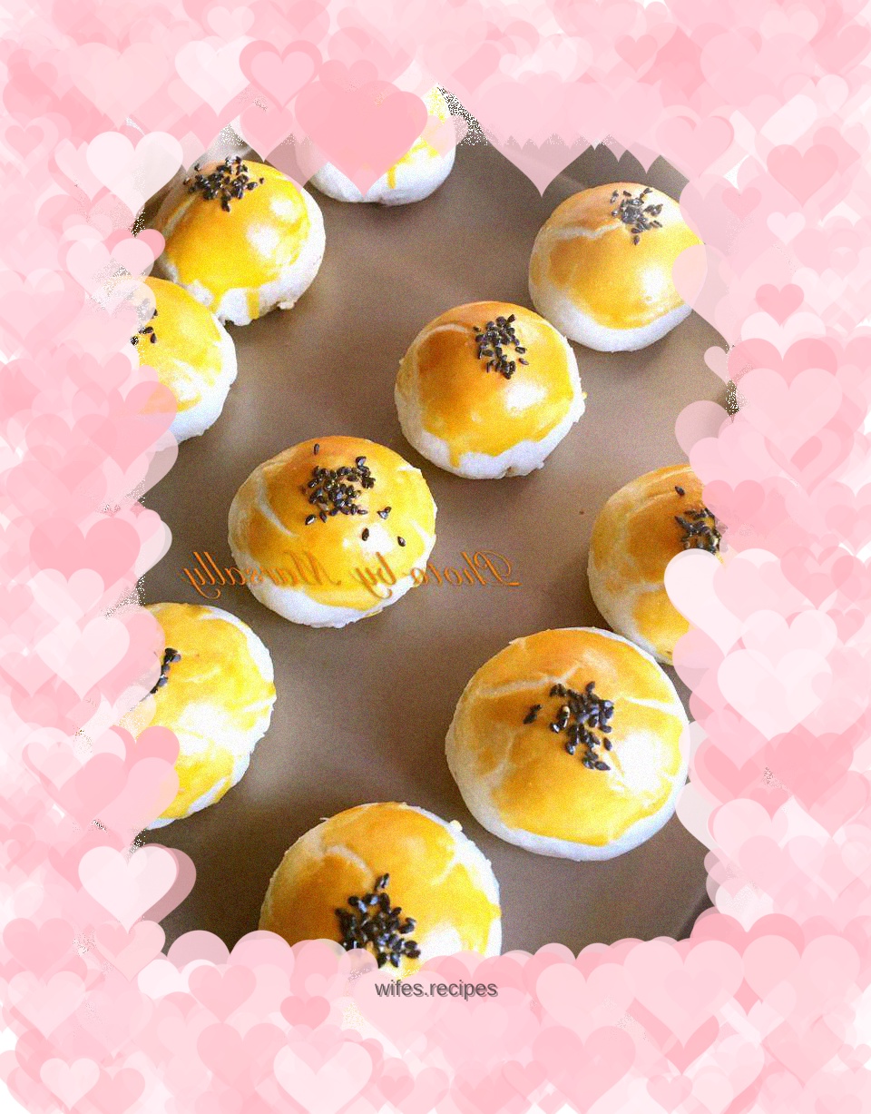 Egg yolk cake