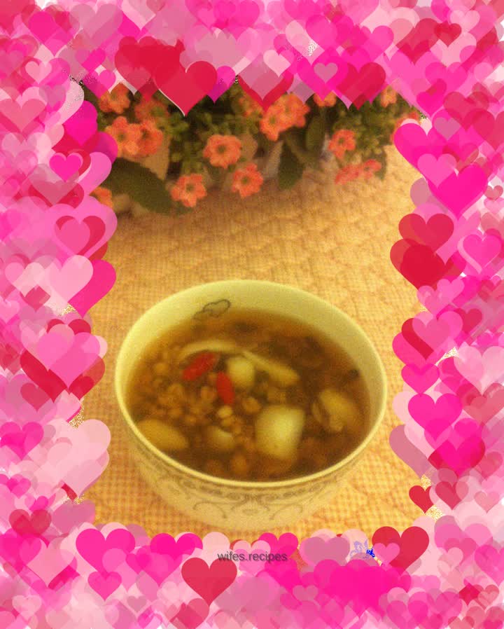 Mung bean, lily and barley soup