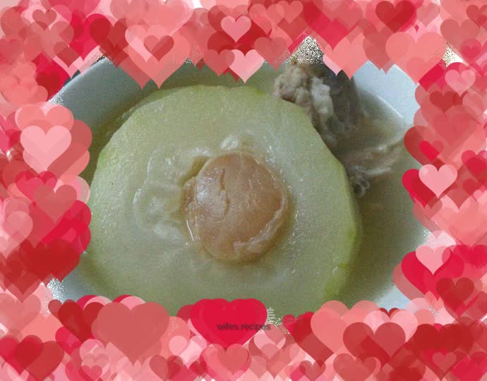 Scalloped Melon Ring