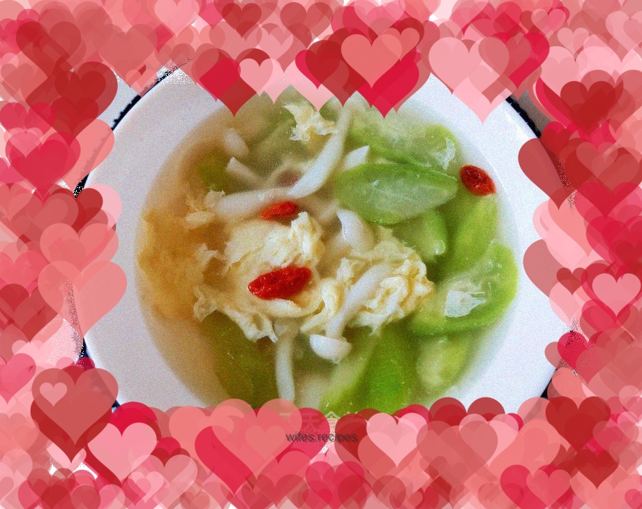 Luffa and White Jade Mushroom Beauty Soup