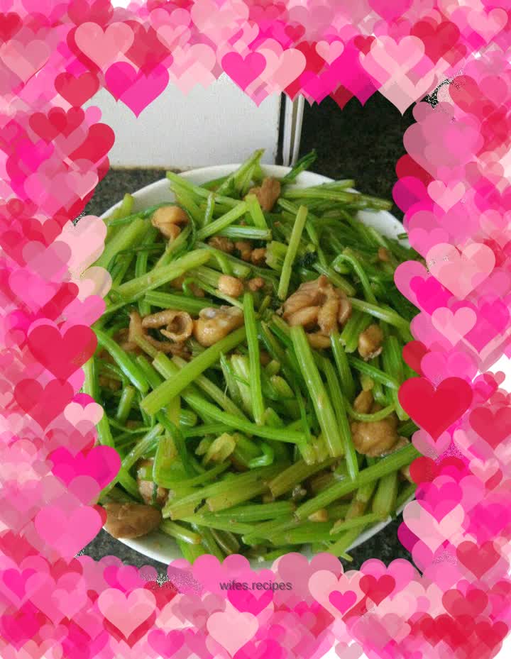 Stir-fried chicken with celery