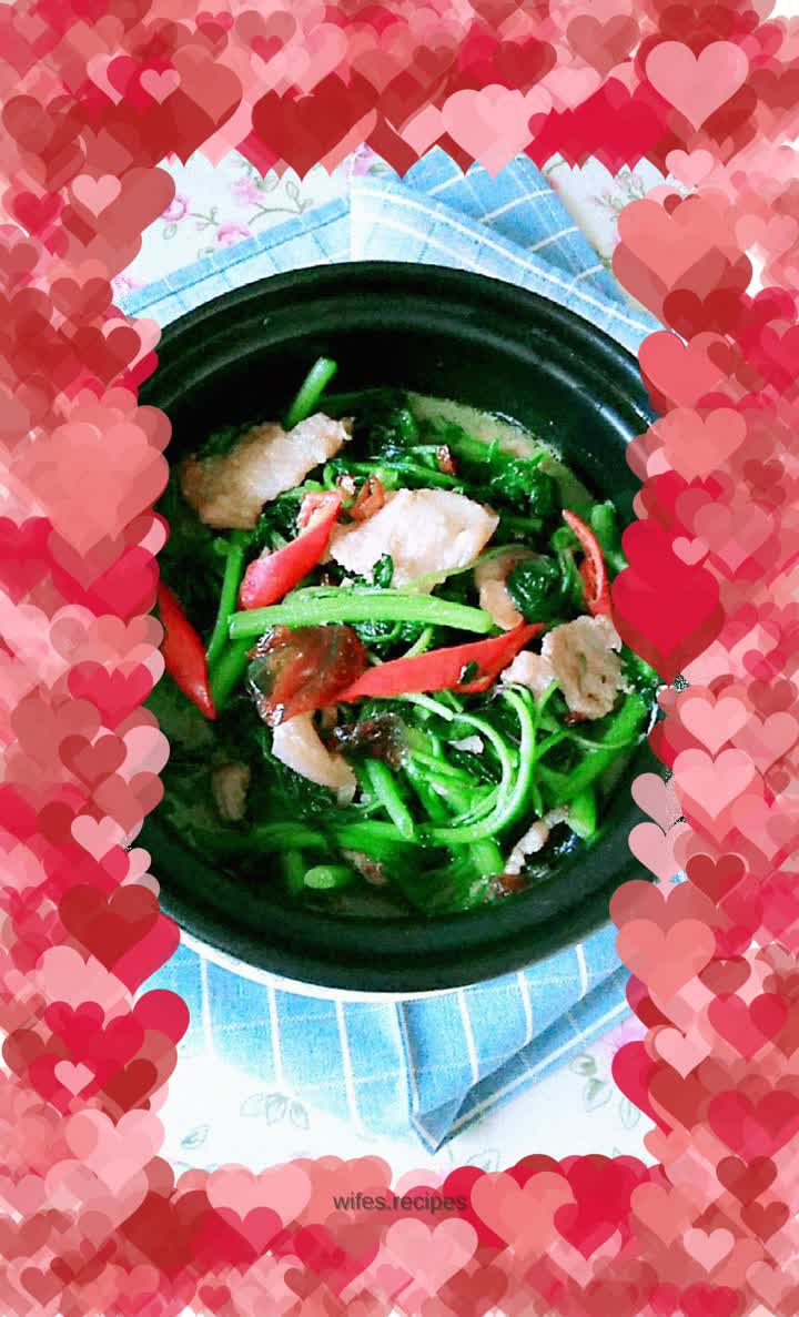 Preserved egg and amaranth stew