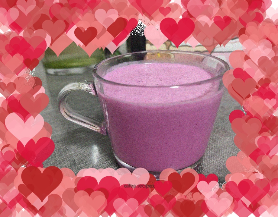 Banana and Dragon Fruit Smoothie
