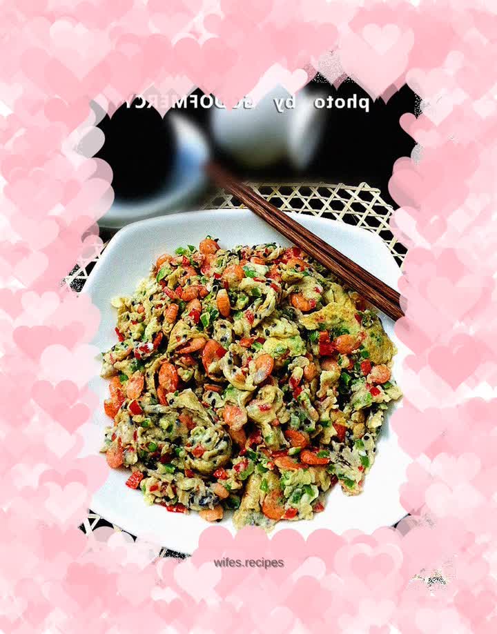 Fried shrimp with eggs