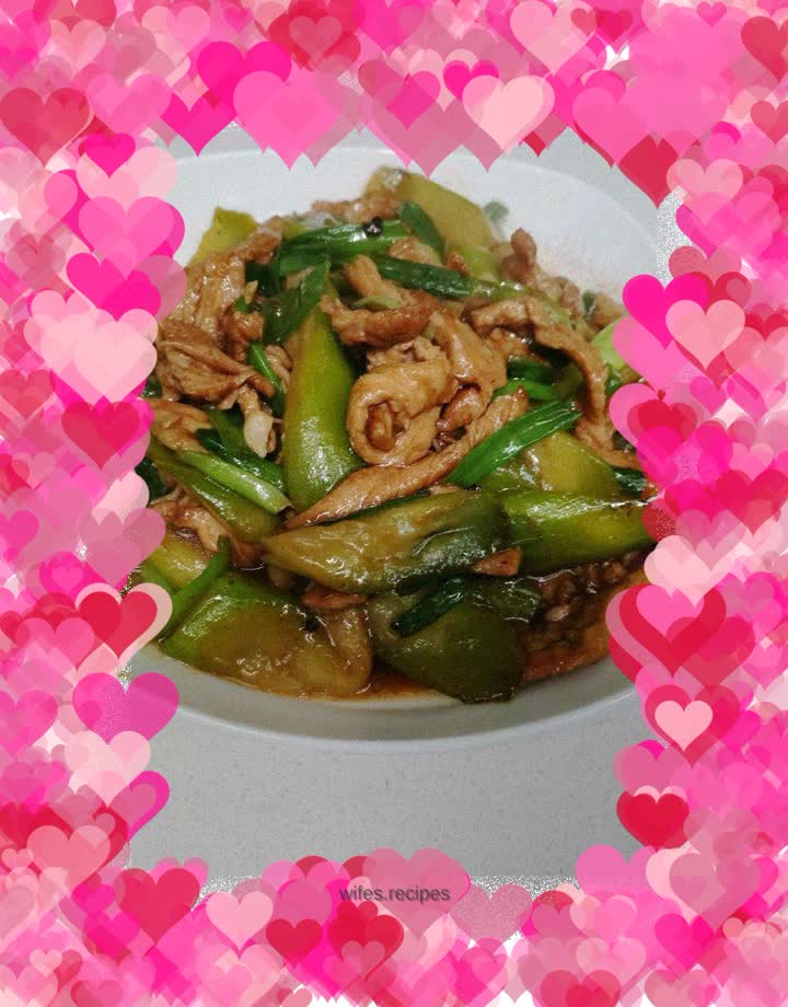 Stir-fried pork with loofah